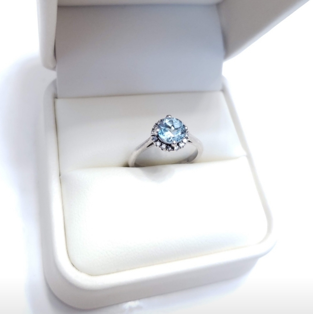 Aquamarine diamond ring